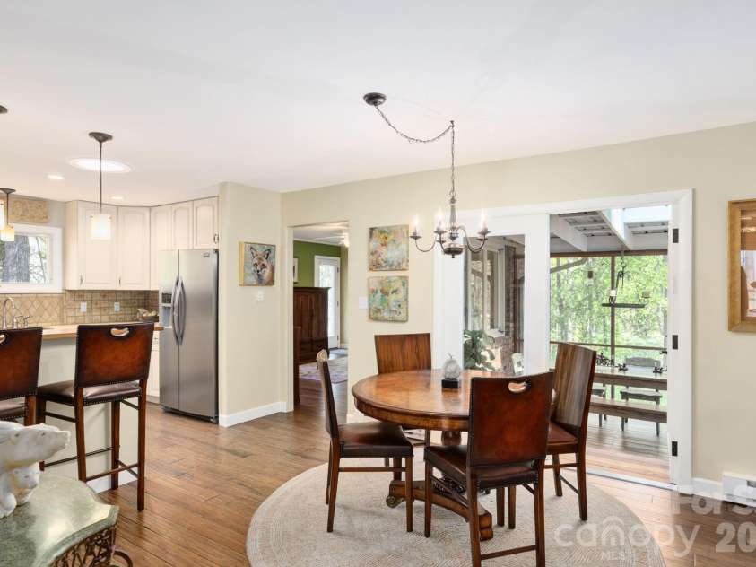 24 Woodcrest Road, Asheville, NC 28804.  MLS# CAR4370918, YatesRealty ID 13434. Modern, Open Floor Plan