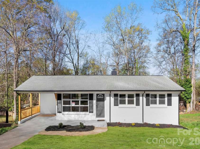 1105 Stanton Drive, Shelby, NC 28150.  MLS# CAR4359295, YatesRealty ID 13435. 
