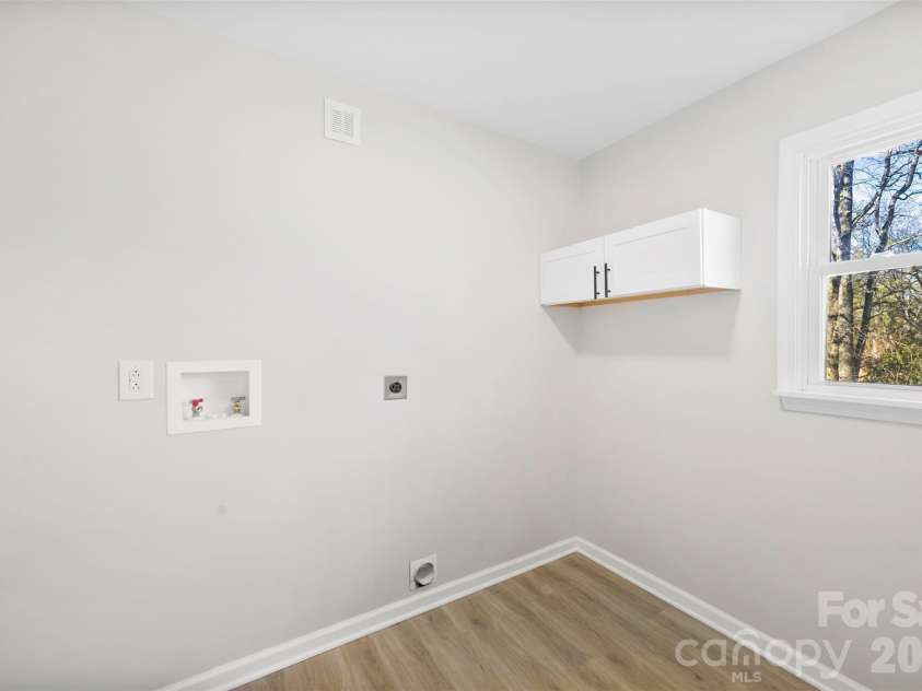 1105 Stanton Drive, Shelby, NC 28150.  MLS# CAR4359295, YatesRealty ID 13435. 