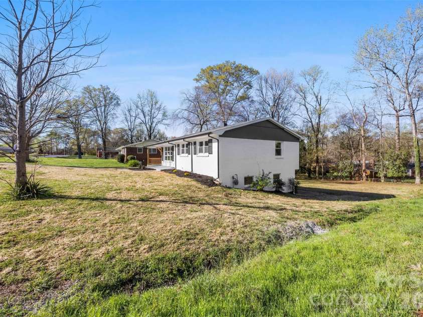 1105 Stanton Drive, Shelby, NC 28150.  MLS# CAR4359295, YatesRealty ID 13435. 