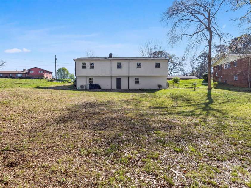 1105 Stanton Drive, Shelby, NC 28150.  MLS# CAR4359295, YatesRealty ID 13435. 