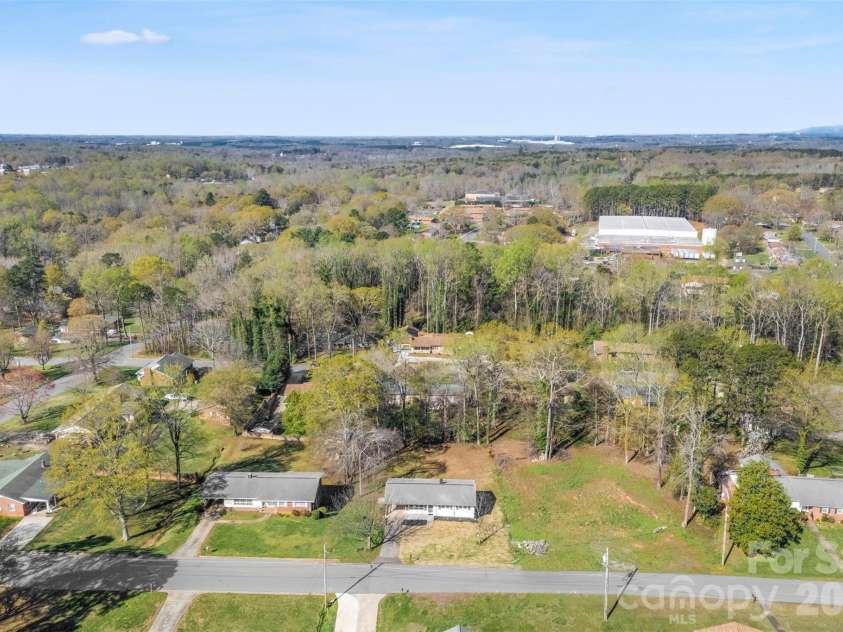 1105 Stanton Drive, Shelby, NC 28150.  MLS# CAR4359295, YatesRealty ID 13435. 