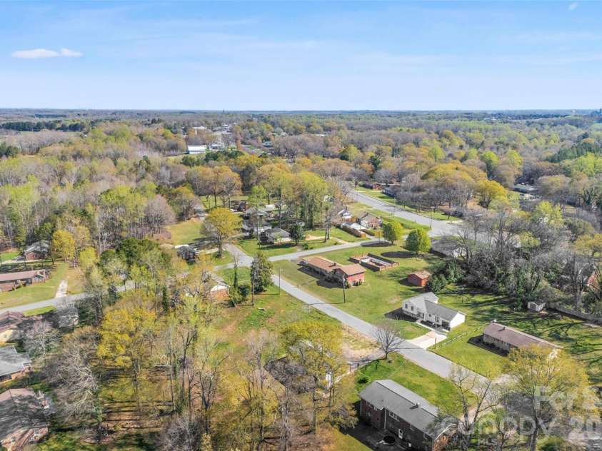 1105 Stanton Drive, Shelby, NC 28150.  MLS# CAR4359295, YatesRealty ID 13435. 