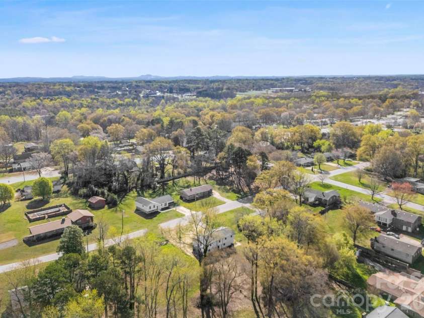 1105 Stanton Drive, Shelby, NC 28150.  MLS# CAR4359295, YatesRealty ID 13435. 
