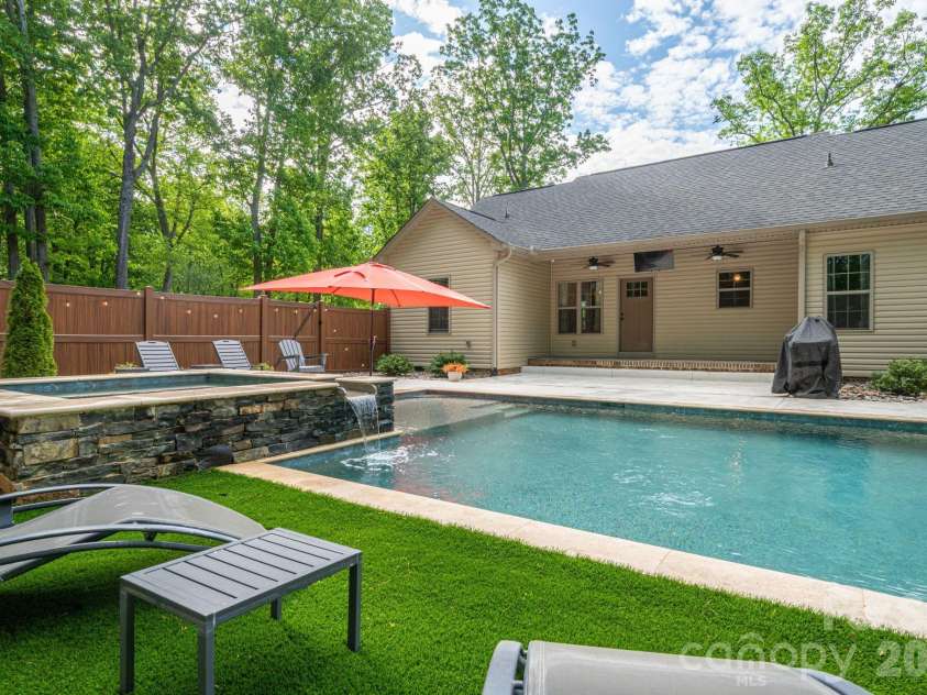 2899 Buffalo Shoals Road, Maiden, NC 28650.  MLS# CAR4368742, YatesRealty ID 13436. 