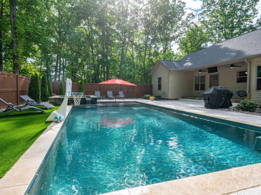 2899 Buffalo Shoals Road, Maiden, NC 28650.  MLS# CAR4368742, YatesRealty ID 13436. 