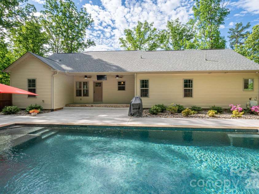 2899 Buffalo Shoals Road, Maiden, NC 28650.  MLS# CAR4368742, YatesRealty ID 13436. 