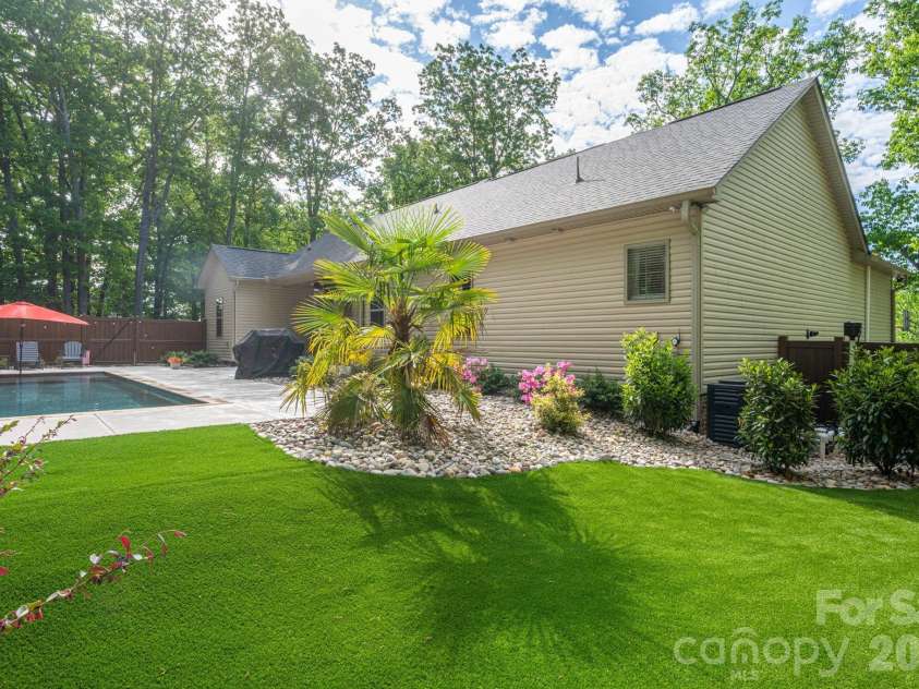 2899 Buffalo Shoals Road, Maiden, NC 28650.  MLS# CAR4368742, YatesRealty ID 13436. 