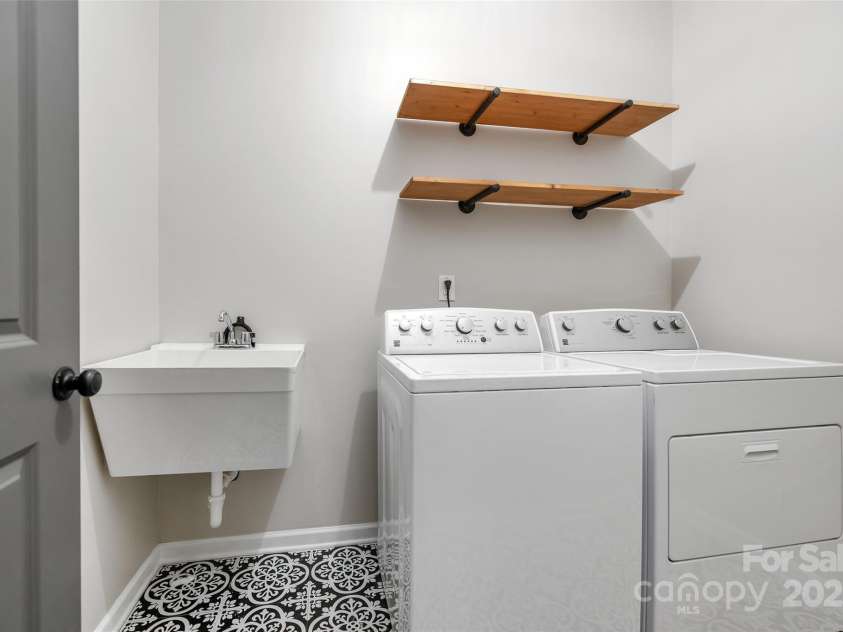 504 Gardenbrook Trail, Belmont, NC 28012.  MLS# CAR4248386, YatesRealty ID 13437. 