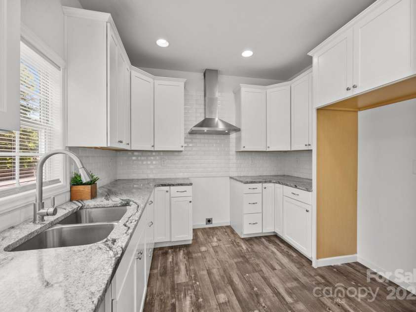 14532 Rocky River Road, Davidson, NC 28036.  MLS# CAR4313544, YatesRealty ID 13438. 