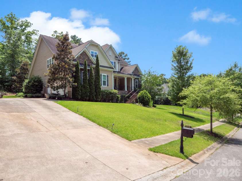 242 Wren Creek Circle, Blythewood, SC 29016.  MLS# CAR4368779, YatesRealty ID 13438. 