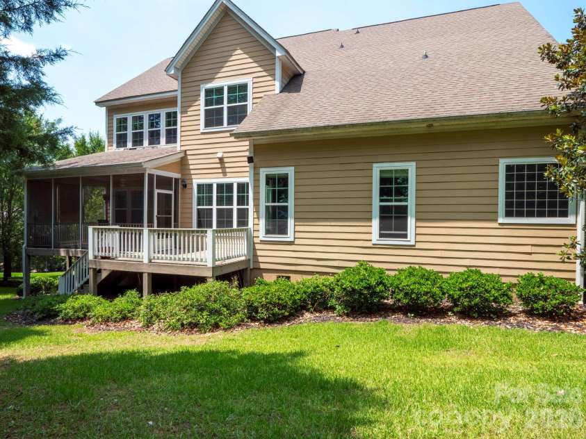 242 Wren Creek Circle, Blythewood, SC 29016.  MLS# CAR4368779, YatesRealty ID 13438. 