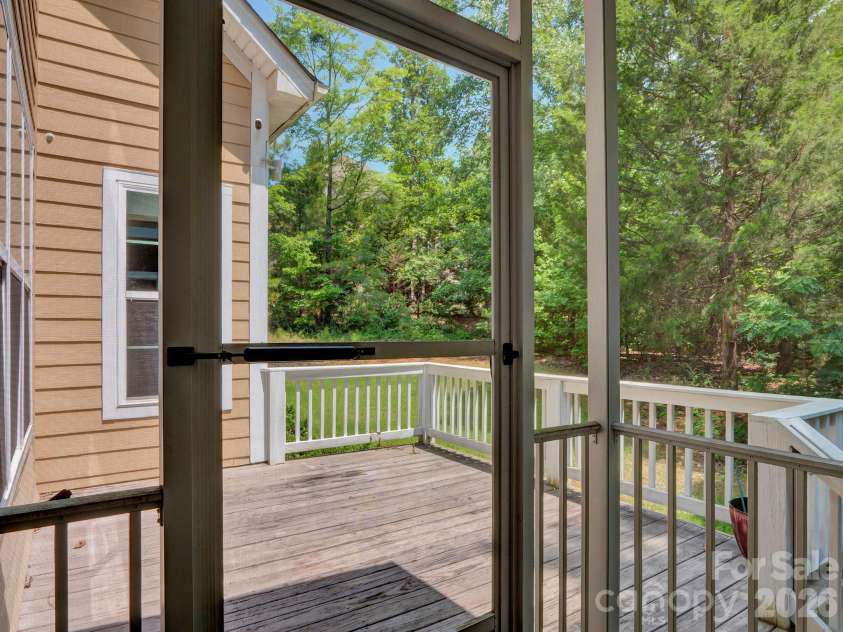 242 Wren Creek Circle, Blythewood, SC 29016.  MLS# CAR4368779, YatesRealty ID 13438. 