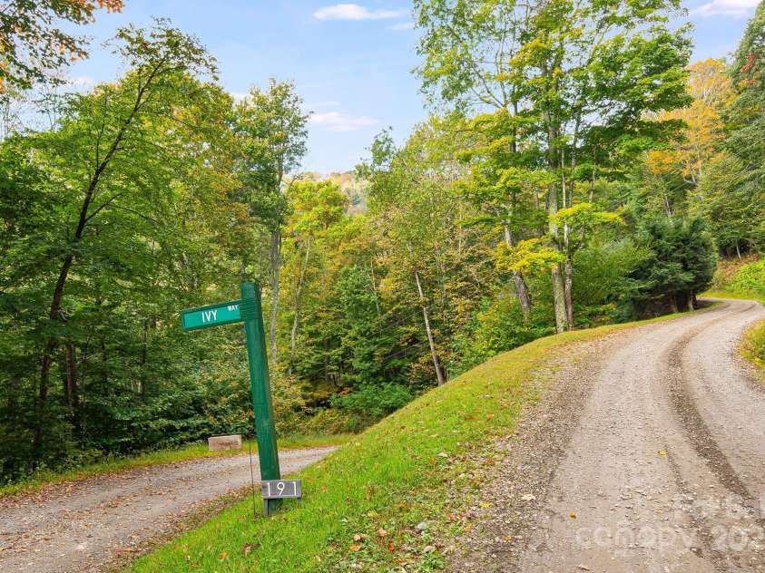 191 Ivy Way, Mars Hill, NC 28754.  MLS# CAR4308782, YatesRealty ID 1344. 191 Ivy Way has 2 different driveways to chose from.