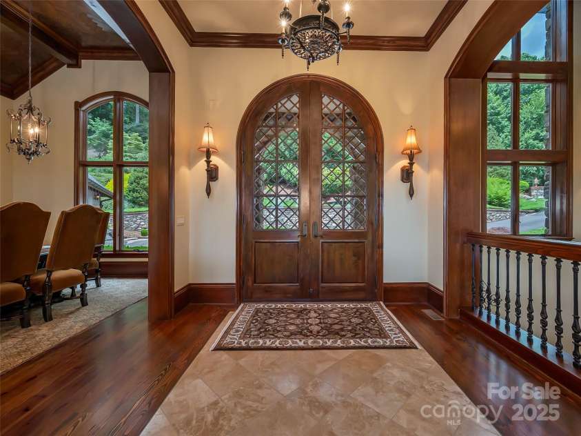 307 Piney Knoll Lane, Hendersonville, NC 28739.  MLS# CAR4227862, YatesRealty ID 1344. 