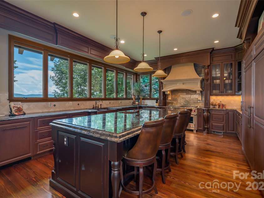 307 Piney Knoll Lane, Hendersonville, NC 28739.  MLS# CAR4227862, YatesRealty ID 1344. 