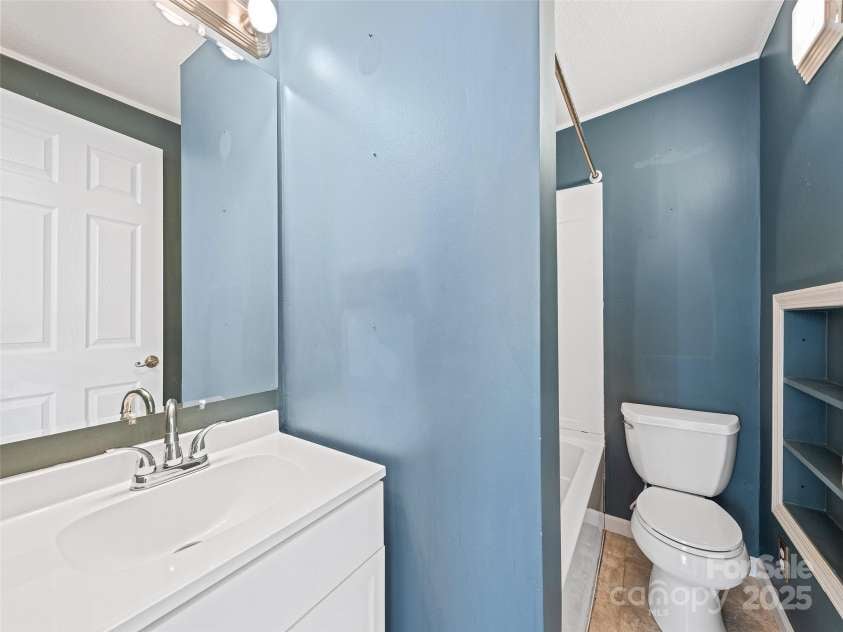 93 Merry Way, Clyde, NC 28721.  MLS# CAR4305352, YatesRealty ID 1344. 