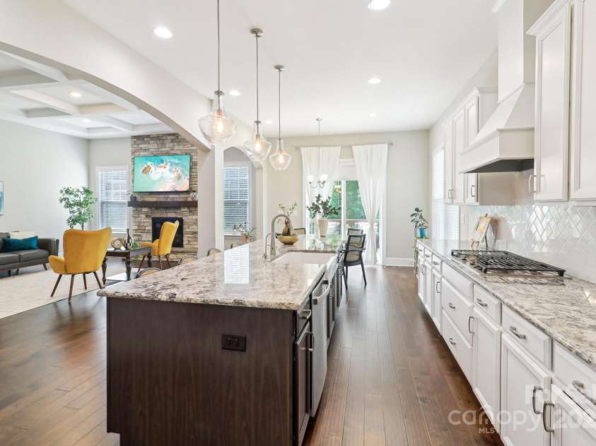 1004 Princesa Drive, Matthews, NC 28104.  MLS# CAR4251580, YatesRealty ID 13440. 