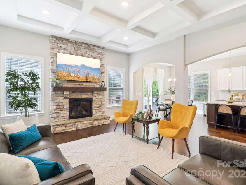 1004 Princesa Drive, Matthews, NC 28104.  MLS# CAR4251580, YatesRealty ID 13440. 