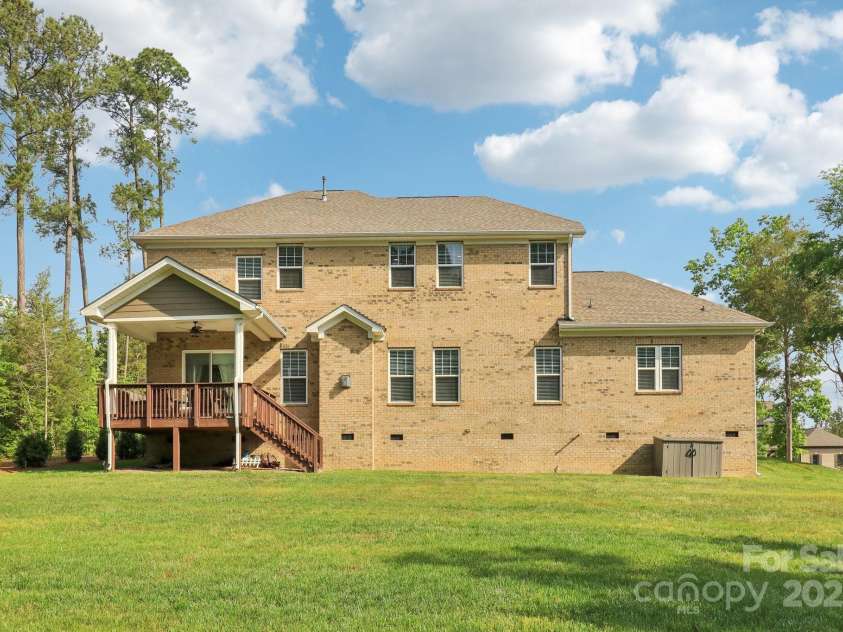 1004 Princesa Drive, Matthews, NC 28104.  MLS# CAR4251580, YatesRealty ID 13440. Backyard