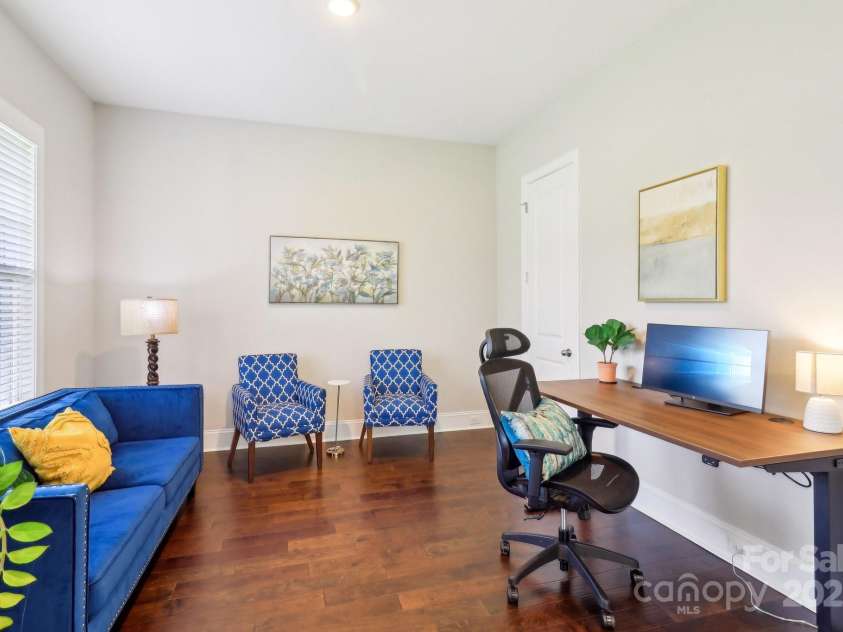 1004 Princesa Drive, Matthews, NC 28104.  MLS# CAR4251580, YatesRealty ID 13440. Living room