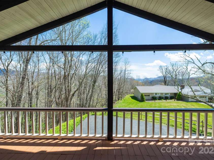 405 Strawberry Lane, Newland, NC 28657.  MLS# CAR4251206, YatesRealty ID 13441. 