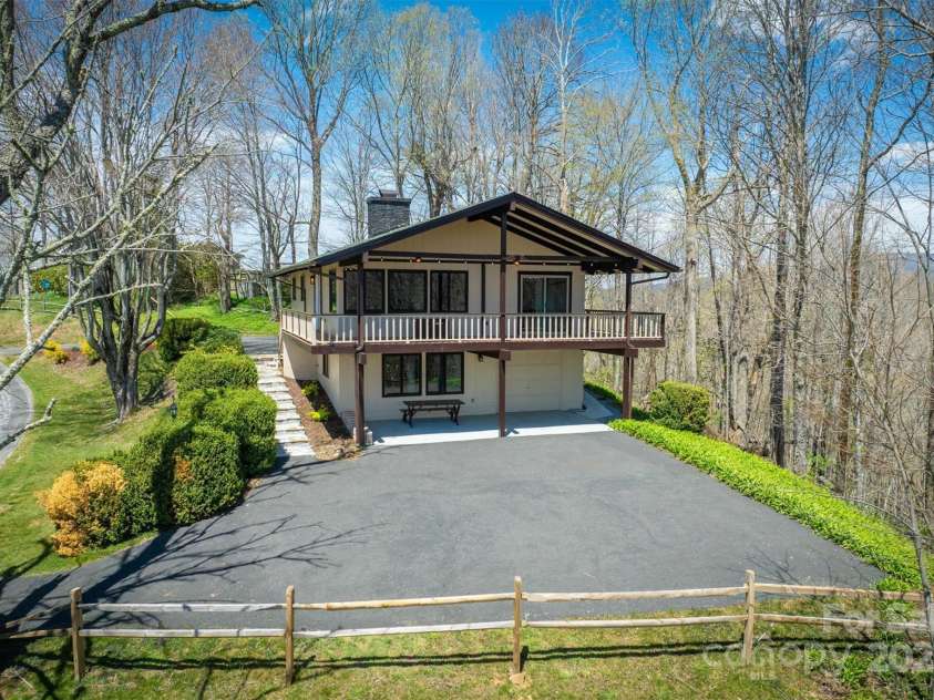 405 Strawberry Lane, Newland, NC 28657.  MLS# CAR4251206, YatesRealty ID 13441. 