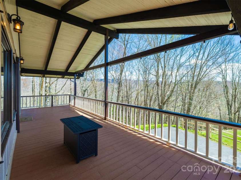 405 Strawberry Lane, Newland, NC 28657.  MLS# CAR4251206, YatesRealty ID 13441. 