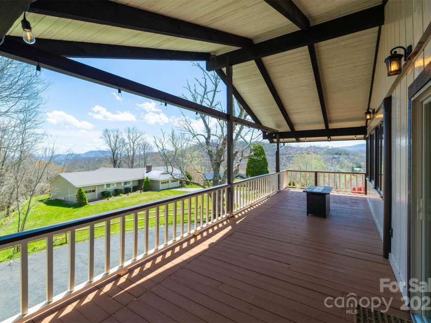 405 Strawberry Lane, Newland, NC 28657.  MLS# CAR4251206, YatesRealty ID 13441. 