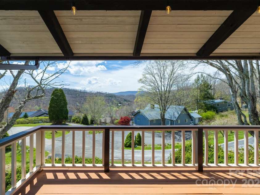 405 Strawberry Lane, Newland, NC 28657.  MLS# CAR4251206, YatesRealty ID 13441. 