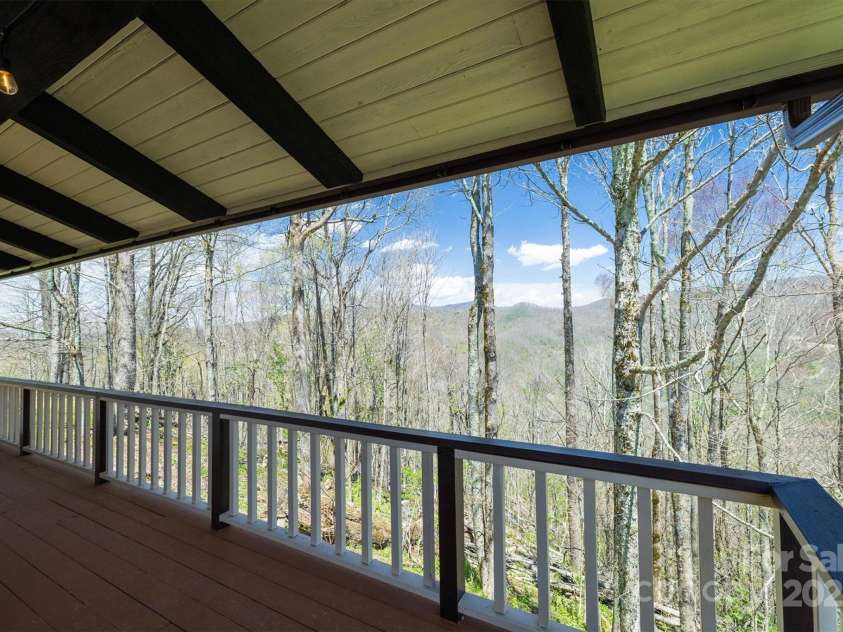 405 Strawberry Lane, Newland, NC 28657.  MLS# CAR4251206, YatesRealty ID 13441. 