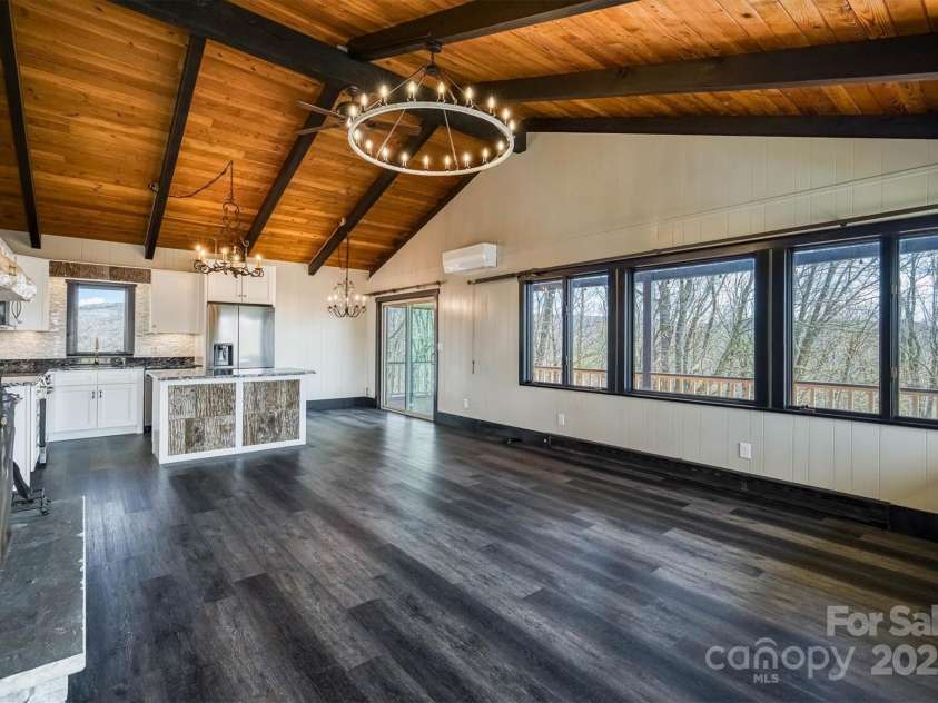 405 Strawberry Lane, Newland, NC 28657.  MLS# CAR4251206, YatesRealty ID 13441. 