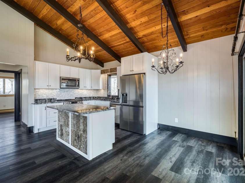 405 Strawberry Lane, Newland, NC 28657.  MLS# CAR4251206, YatesRealty ID 13441. 