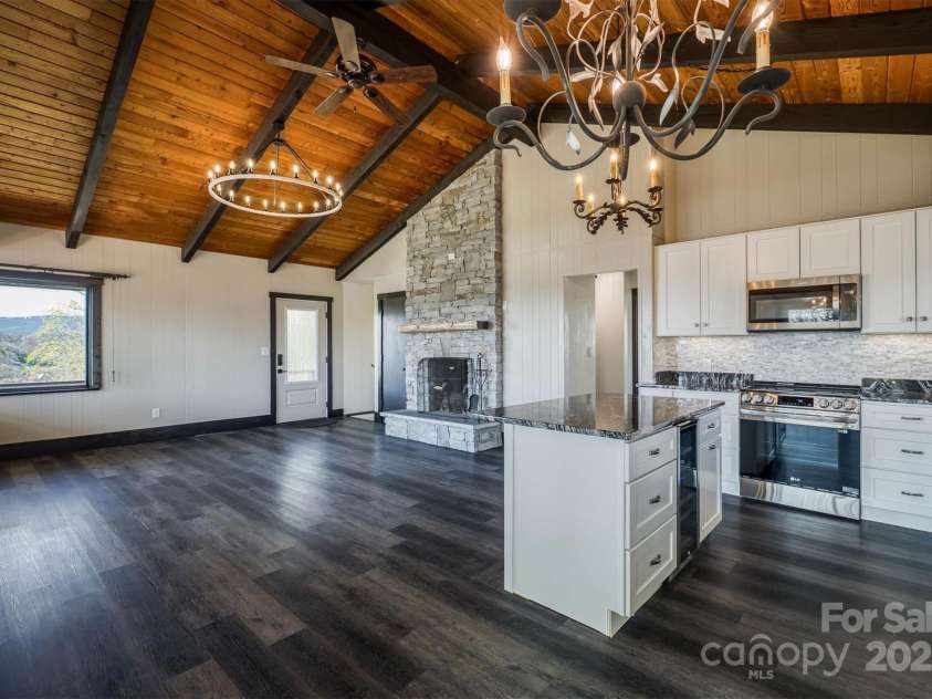 405 Strawberry Lane, Newland, NC 28657.  MLS# CAR4251206, YatesRealty ID 13441. 