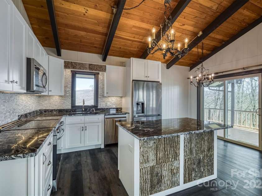 405 Strawberry Lane, Newland, NC 28657.  MLS# CAR4251206, YatesRealty ID 13441. 