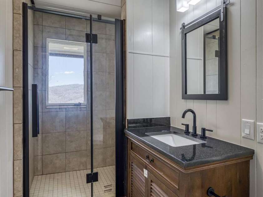 405 Strawberry Lane, Newland, NC 28657.  MLS# CAR4251206, YatesRealty ID 13441. 