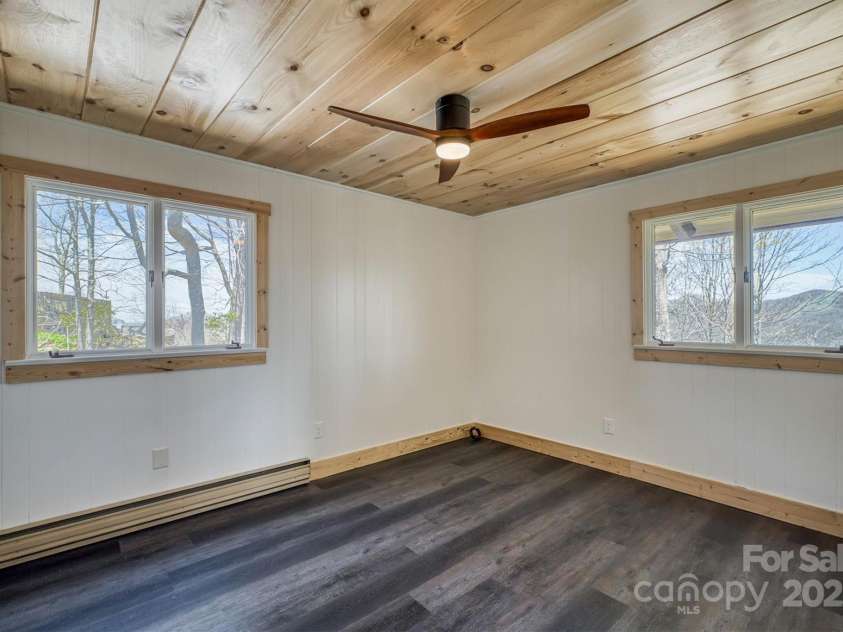 405 Strawberry Lane, Newland, NC 28657.  MLS# CAR4251206, YatesRealty ID 13441. 