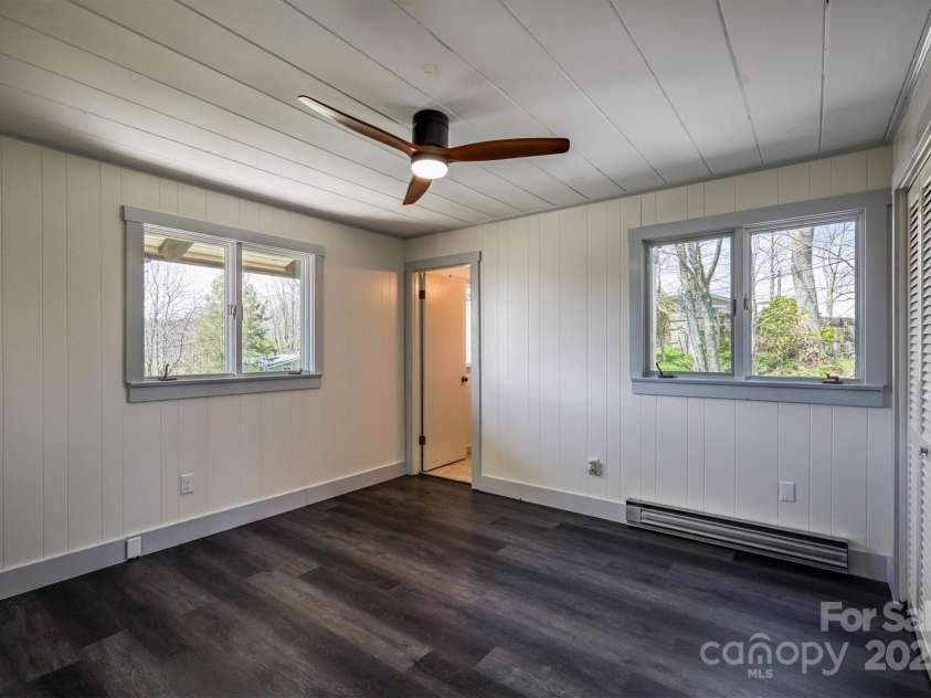 405 Strawberry Lane, Newland, NC 28657.  MLS# CAR4251206, YatesRealty ID 13441. 