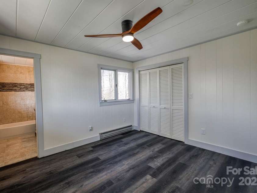 405 Strawberry Lane, Newland, NC 28657.  MLS# CAR4251206, YatesRealty ID 13441. 