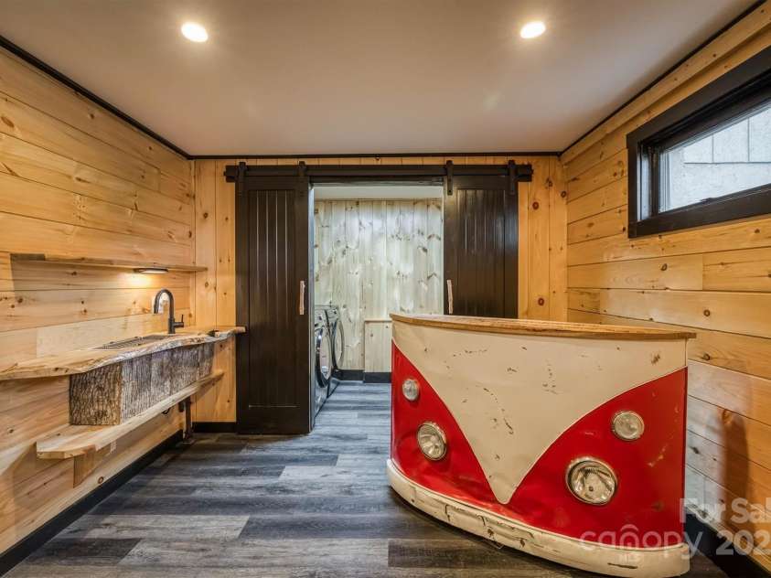 405 Strawberry Lane, Newland, NC 28657.  MLS# CAR4251206, YatesRealty ID 13441. 