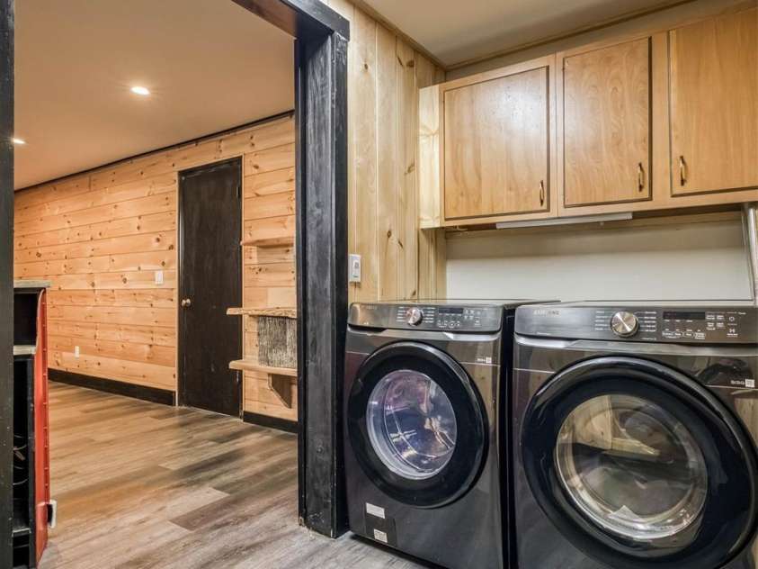 405 Strawberry Lane, Newland, NC 28657.  MLS# CAR4251206, YatesRealty ID 13441. 