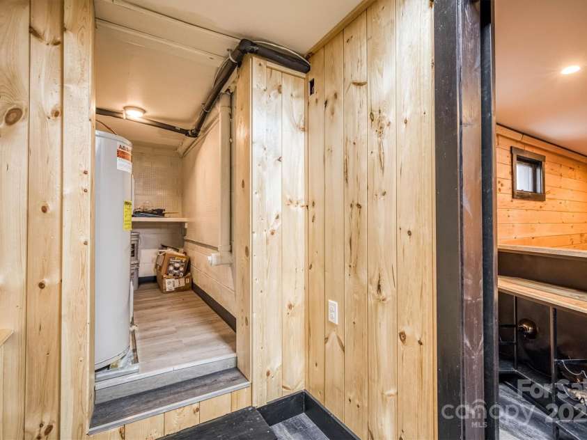 405 Strawberry Lane, Newland, NC 28657.  MLS# CAR4251206, YatesRealty ID 13441. 