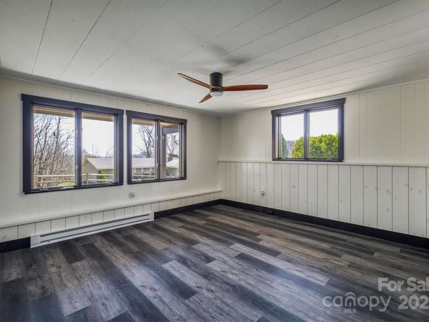 405 Strawberry Lane, Newland, NC 28657.  MLS# CAR4251206, YatesRealty ID 13441. 