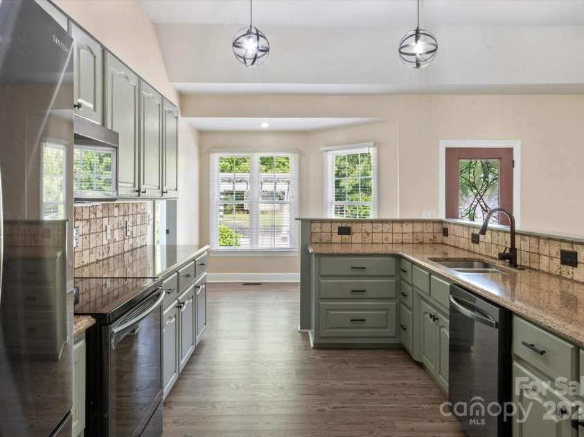 2409 Golf Course Road, Columbus, NC 28722.  MLS# CAR4318941, YatesRealty ID 13442. High end countertops.  