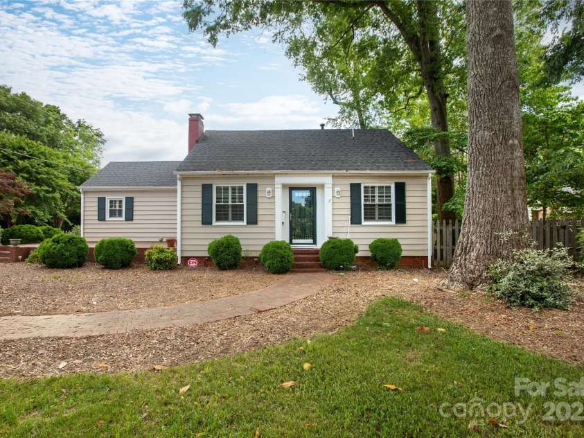 539 Marsh Road, Charlotte, NC 28209.  MLS# CAR4247791, YatesRealty ID 13443. 