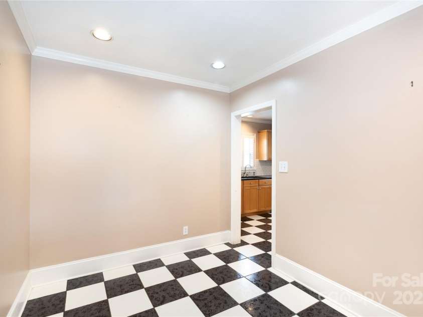 539 Marsh Road, Charlotte, NC 28209.  MLS# CAR4247791, YatesRealty ID 13443. 