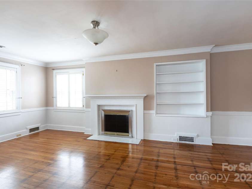 539 Marsh Road, Charlotte, NC 28209.  MLS# CAR4247791, YatesRealty ID 13443. 