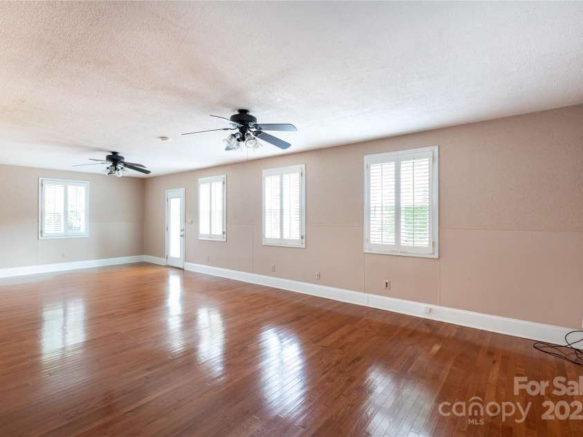 539 Marsh Road, Charlotte, NC 28209.  MLS# CAR4247791, YatesRealty ID 13443. 