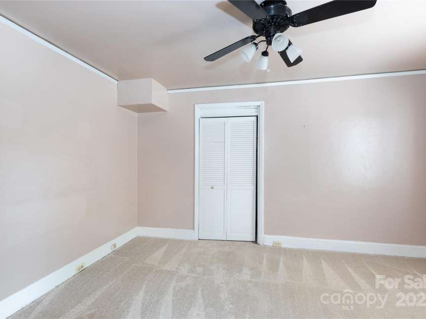 539 Marsh Road, Charlotte, NC 28209.  MLS# CAR4247791, YatesRealty ID 13443. 