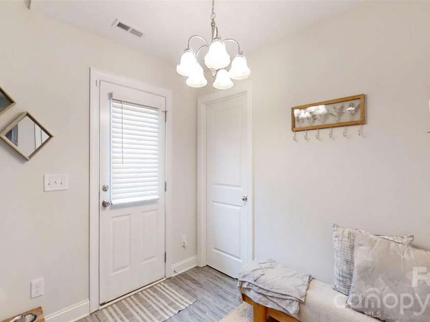 620 13th Street, Hickory, NC 28602.  MLS# CAR4349430, YatesRealty ID 13443. 